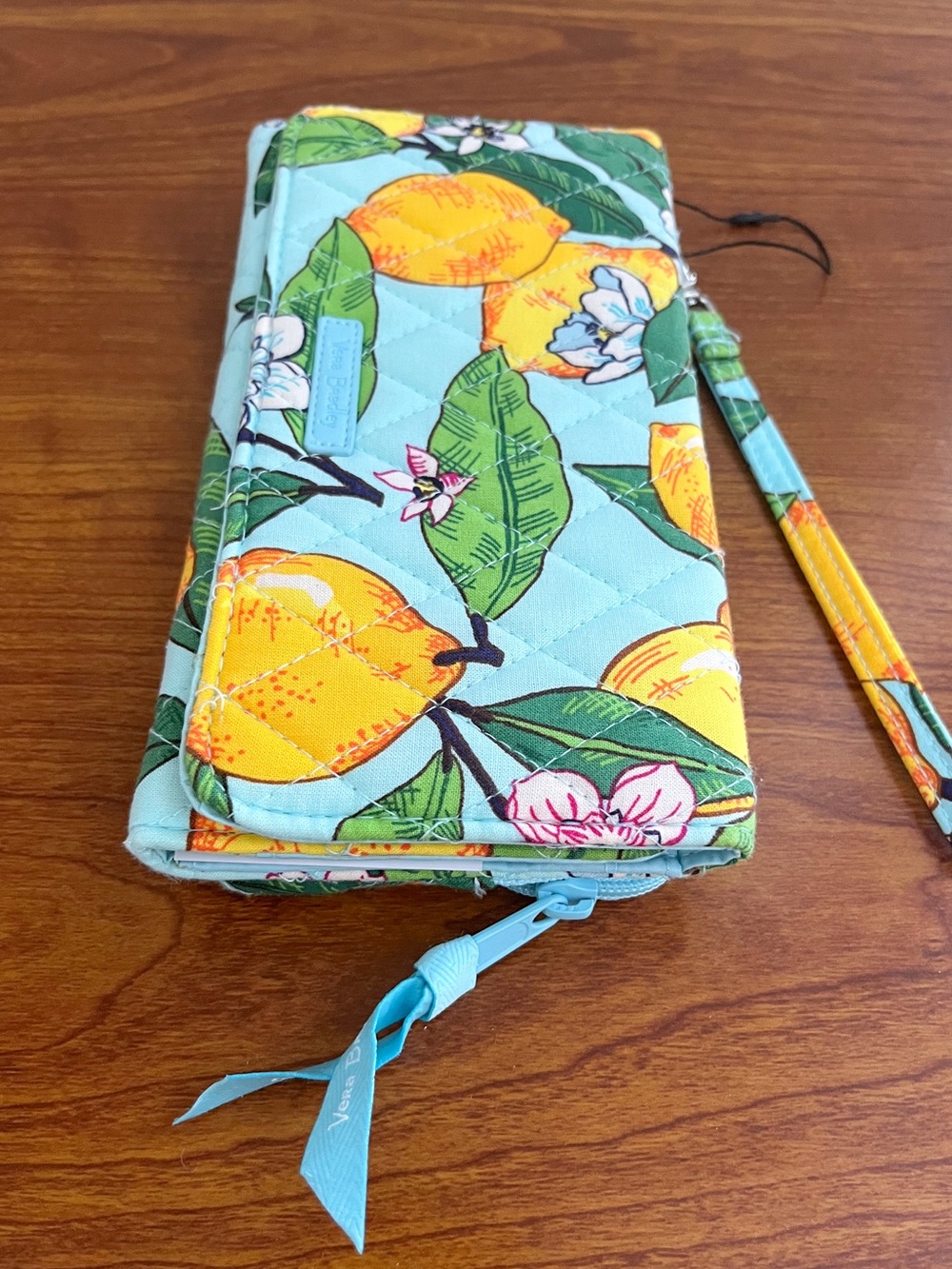 NWT VERA BRADLEY Lemon Grove Clutch Wristlet Wallet RFID Quilted Cotton Phone - Picture 3 of 10